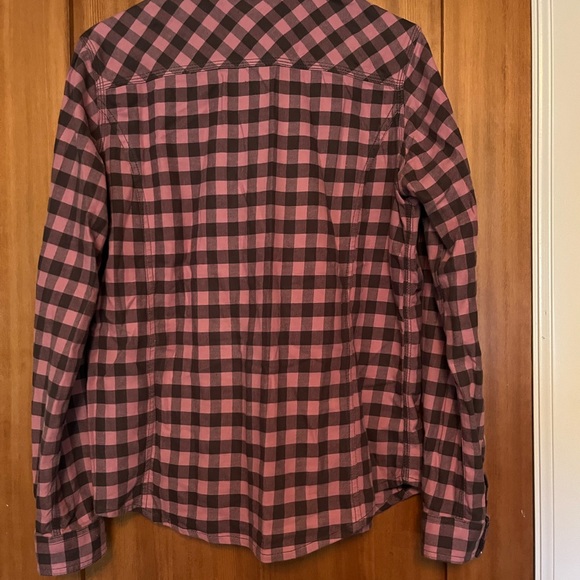 Carhartt women’s flannel - Picture 2 of 2